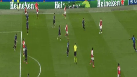 苏亚替补登场连场建功，八赛季进球破双证明实力